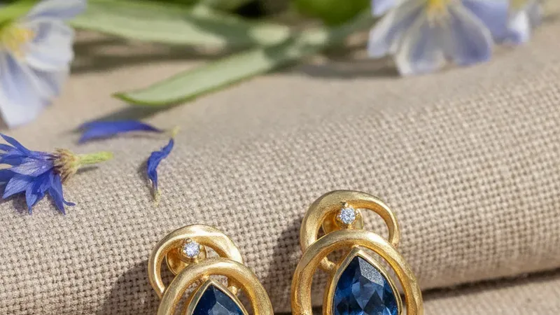 Comparaison de nuances de bleu du saphir